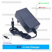 Зарядное устройство для аккумуляторов 21V (Li-ion, адаптер под штеккер 5,5мм) ток 1-2А